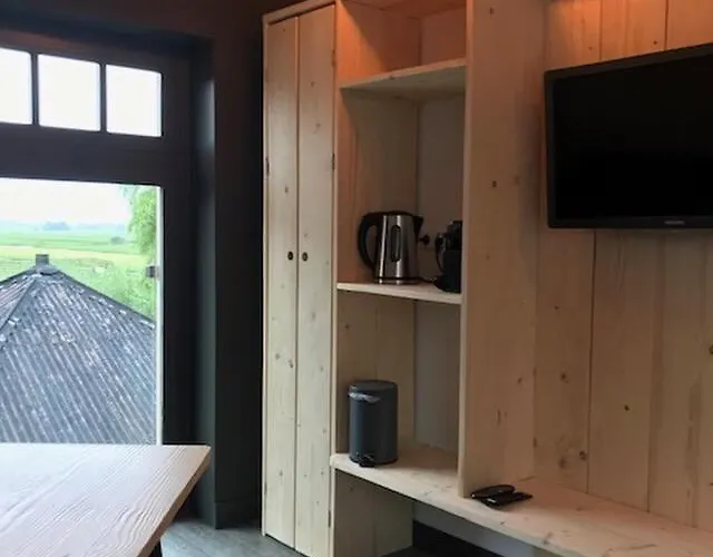 לינה וארוחת בוקר De Hostee