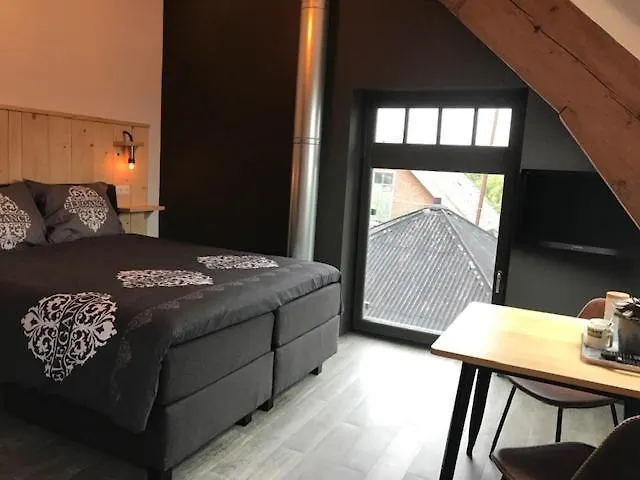 Alojamento de Acomodação e Pequeno-almoço De Hostee 3*